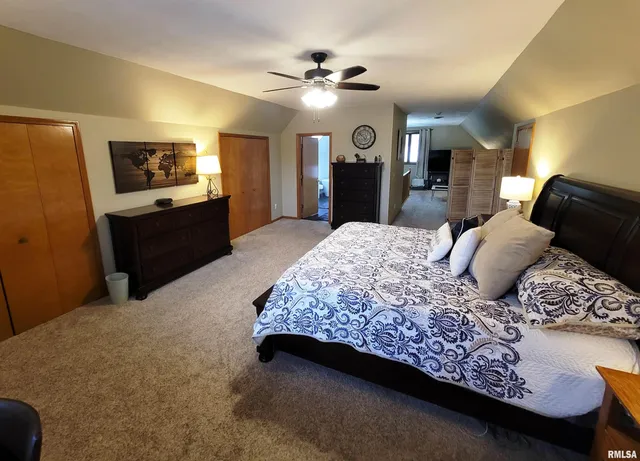 $299,900 | 235 North Indiana Avenue, Salem, IL 62881