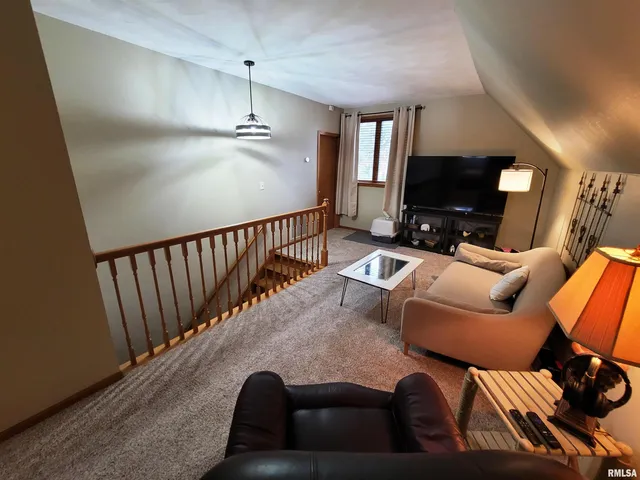 $299,900 | 235 North Indiana Avenue, Salem, IL 62881