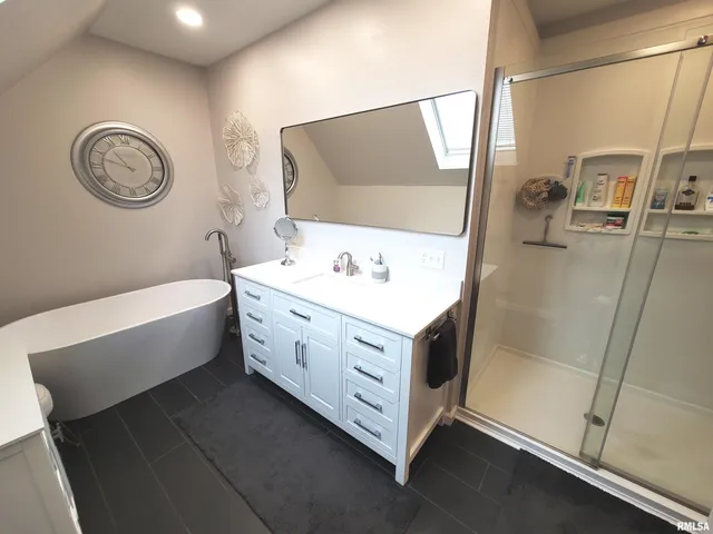 $299,900 | 235 North Indiana Avenue, Salem, IL 62881