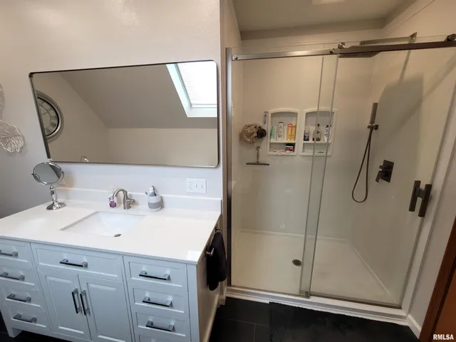 $299,900 | 235 North Indiana Avenue, Salem, IL 62881