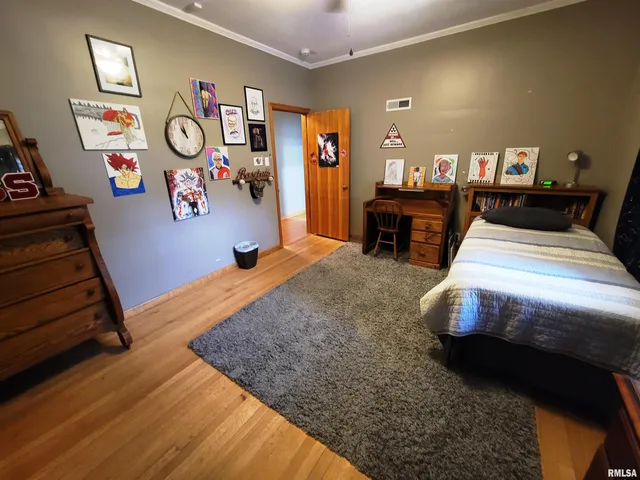 $299,900 | 235 North Indiana Avenue, Salem, IL 62881