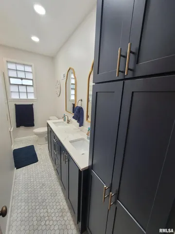 $299,900 | 235 North Indiana Avenue, Salem, IL 62881