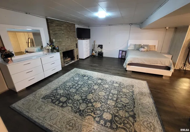 $299,900 | 235 North Indiana Avenue, Salem, IL 62881