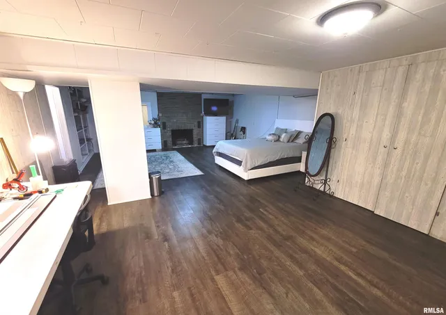 $299,900 | 235 North Indiana Avenue, Salem, IL 62881