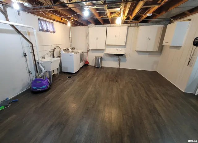 $299,900 | 235 North Indiana Avenue, Salem, IL 62881