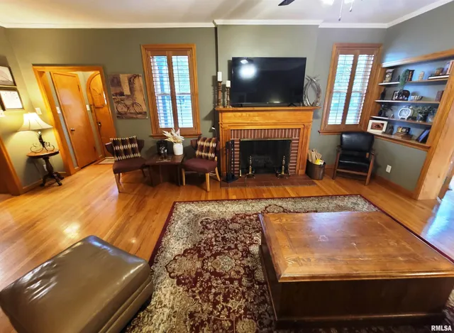 $299,900 | 235 North Indiana Avenue, Salem, IL 62881