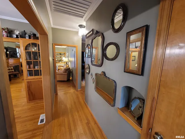 $299,900 | 235 North Indiana Avenue, Salem, IL 62881