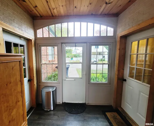 $299,900 | 235 North Indiana Avenue, Salem, IL 62881