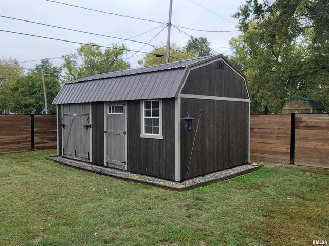 $299,900 | 235 North Indiana Avenue, Salem, IL 62881