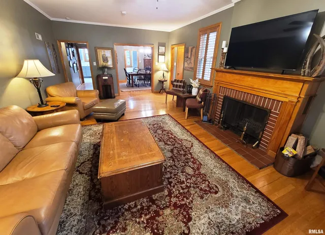 $299,900 | 235 North Indiana Avenue, Salem, IL 62881