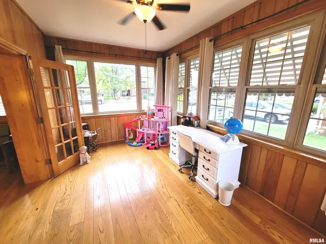 $299,900 | 235 North Indiana Avenue, Salem, IL 62881