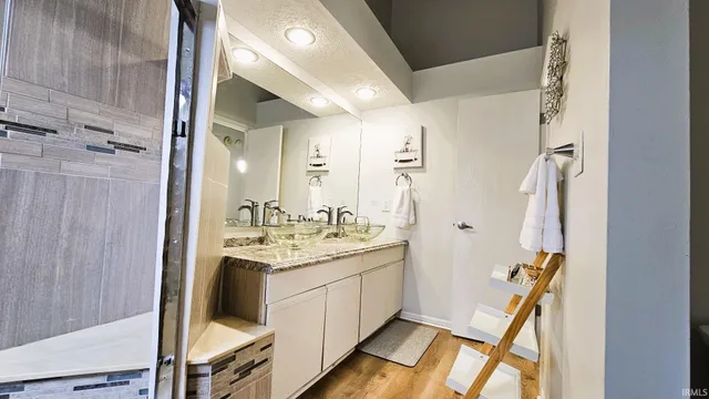 $169,000 | 1982 East Bay Pointe Drive, Unit 34, Bloomington, IN 47401