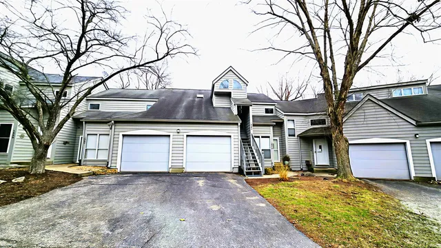 $169,000 | 1982 East Bay Pointe Drive, Unit 34, Bloomington, IN 47401