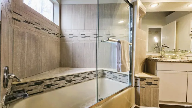 $169,000 | 1982 East Bay Pointe Drive, Unit 34, Bloomington, IN 47401