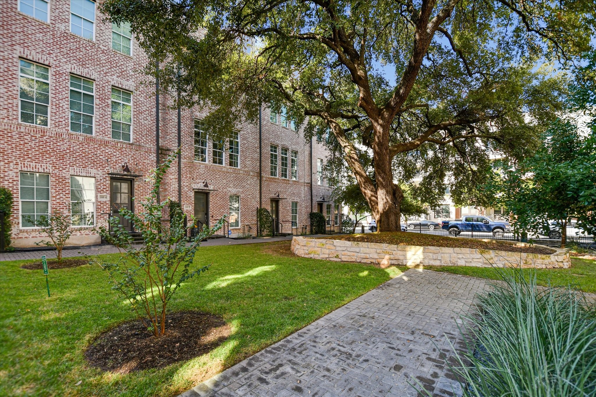 1308 Tinnin Ford Road, Unit 3 Austin, TX 78741 - Photo 31 of 32 South Shore Pointe Common Area Courtyard