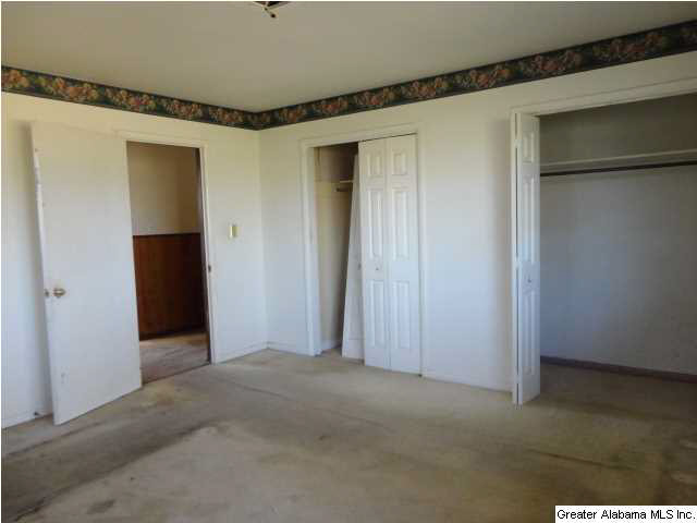 825 Ridge Ln Drive Bessemer, AL 35020 - Photo 4 of 15