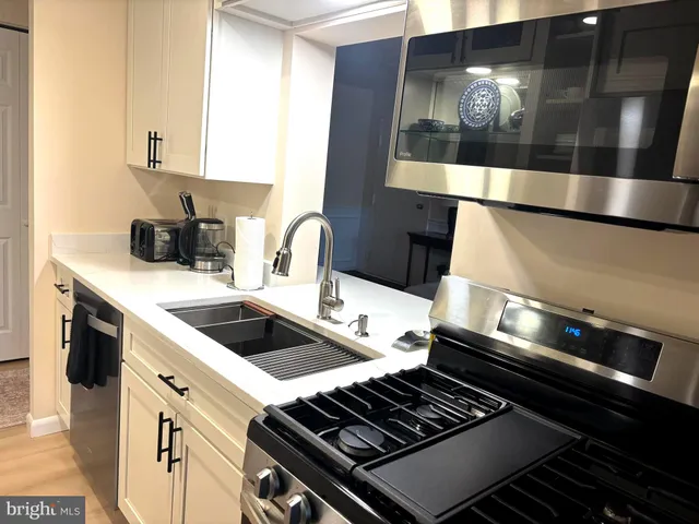 $2,500 | 8310 Tobin Road, Unit 21, Annandale, VA 22003