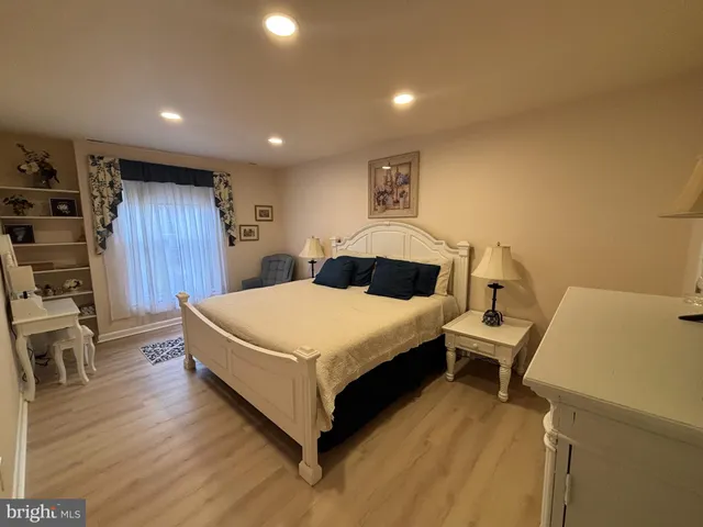 $2,500 | 8310 Tobin Road, Unit 21, Annandale, VA 22003