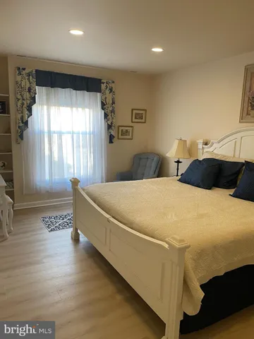 $2,500 | 8310 Tobin Road, Unit 21, Annandale, VA 22003