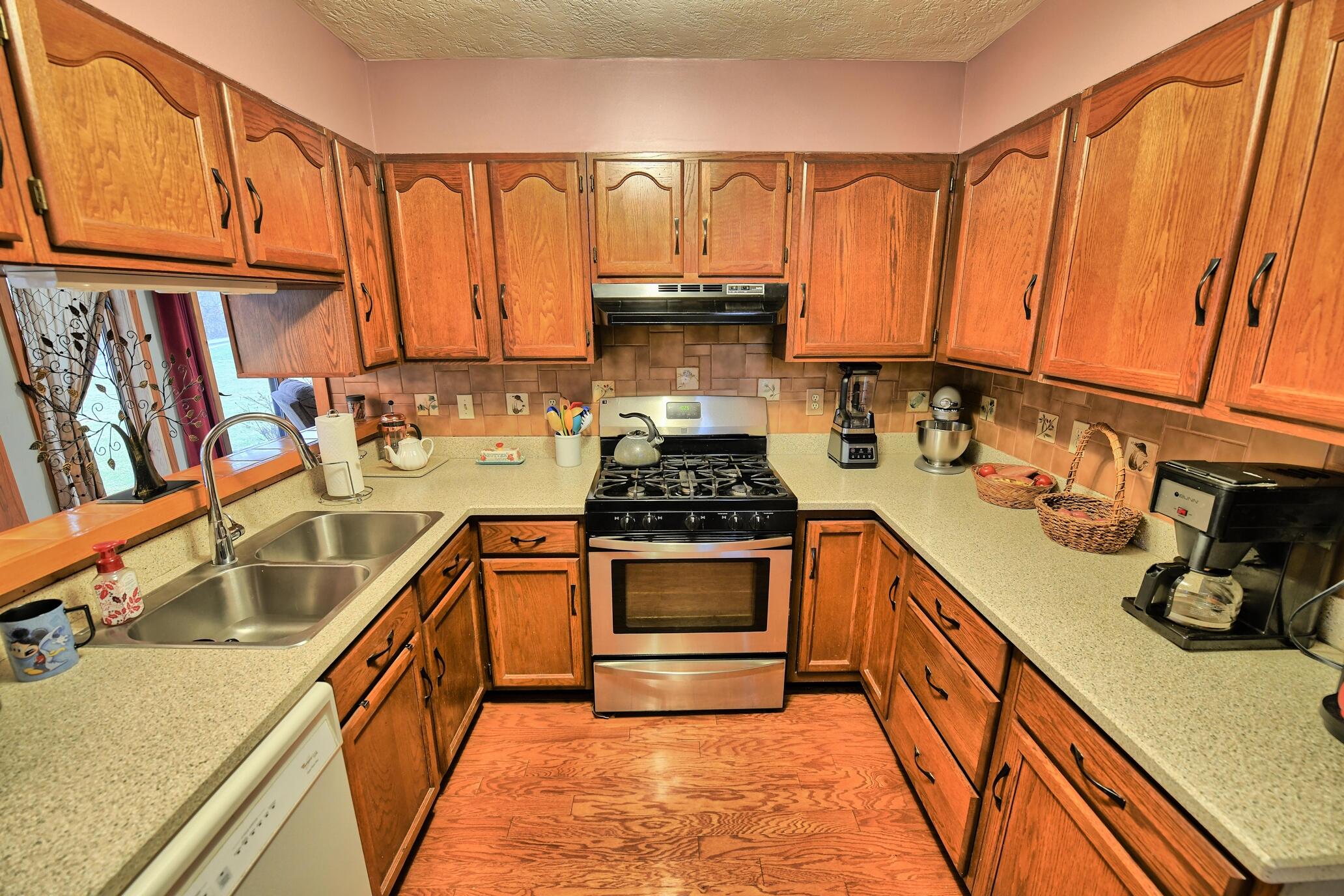 4287 Lyons Road Lyons, MI 48851 - Photo 5 of 59 Kithcen