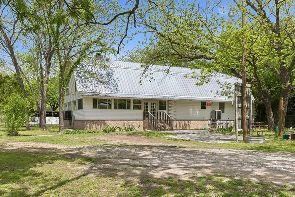 $799,000 | 660 County Road 549, Mullin, TX 76864