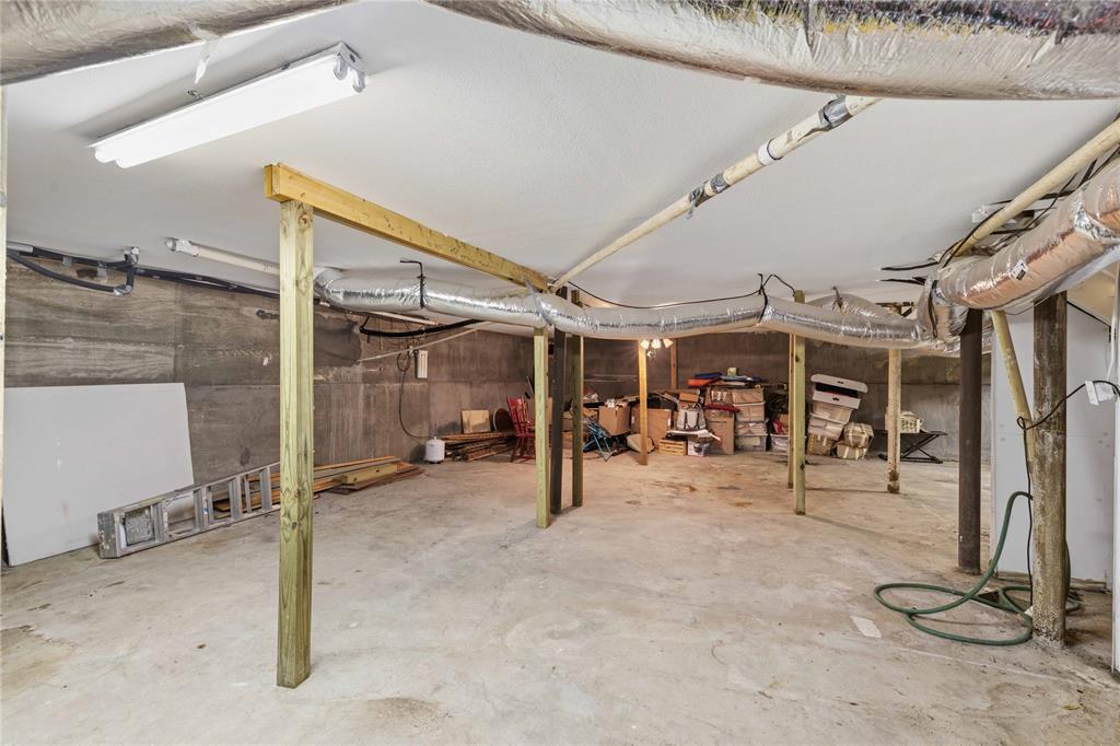 660 County Road 549 Mullin, TX 76864 - Photo 27 of 40 a view of a garage