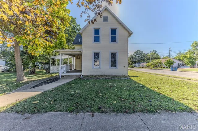 $179,900 | 581 North Madison Avenue, Lebanon, MO 65536