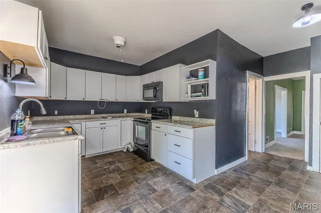 $179,900 | 581 North Madison Avenue, Lebanon, MO 65536