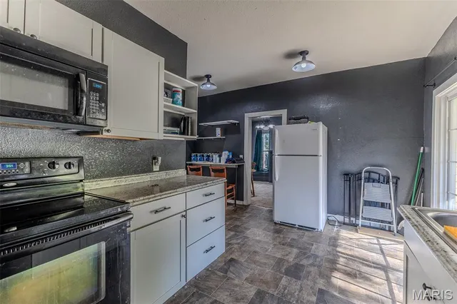 $179,900 | 581 North Madison Avenue, Lebanon, MO 65536