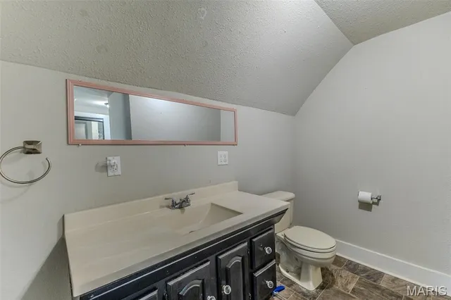 $179,900 | 581 North Madison Avenue, Lebanon, MO 65536