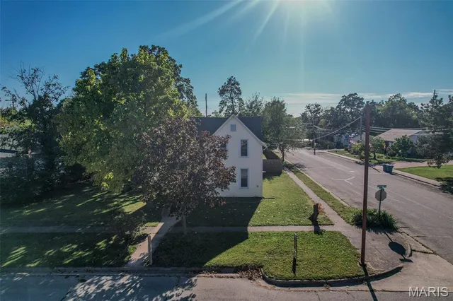 $179,900 | 581 North Madison Avenue, Lebanon, MO 65536