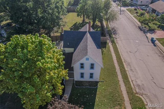 $179,900 | 581 North Madison Avenue, Lebanon, MO 65536