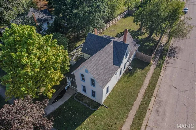 $179,900 | 581 North Madison Avenue, Lebanon, MO 65536