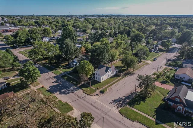 $179,900 | 581 North Madison Avenue, Lebanon, MO 65536