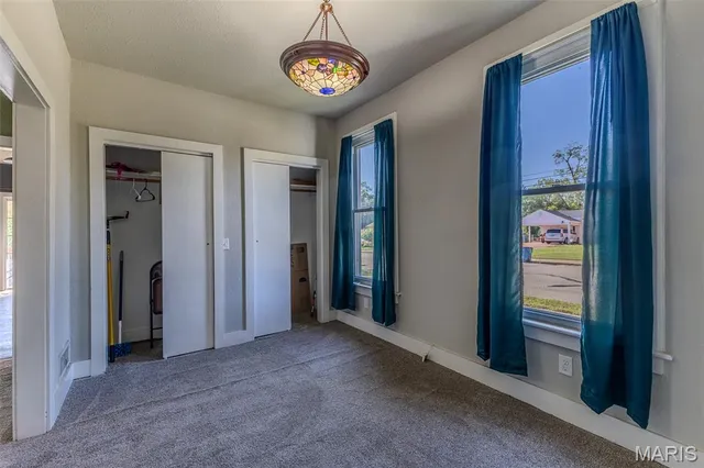 $179,900 | 581 North Madison Avenue, Lebanon, MO 65536