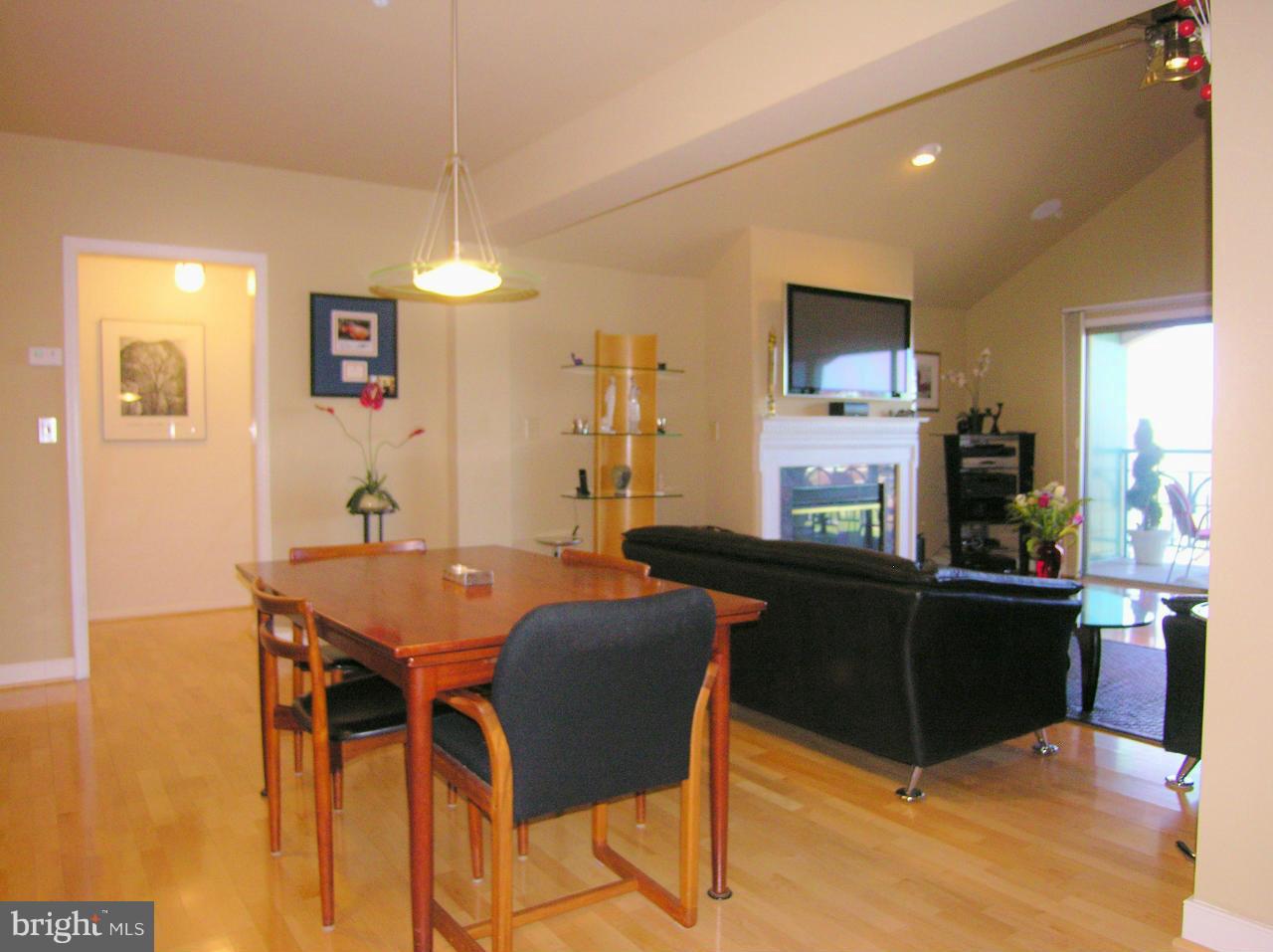505 East Braddock Road, Unit 802 Alexandria, VA 22314 - Photo 13 of 30 Dining Room