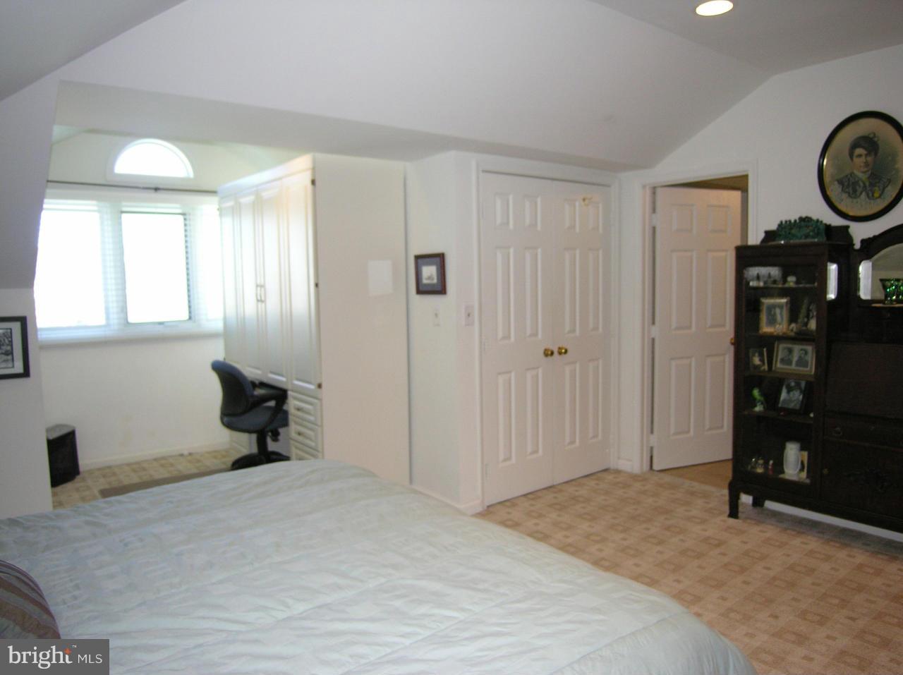505 East Braddock Road, Unit 802 Alexandria, VA 22314 - Photo 21 of 30 Bedroom (Master)