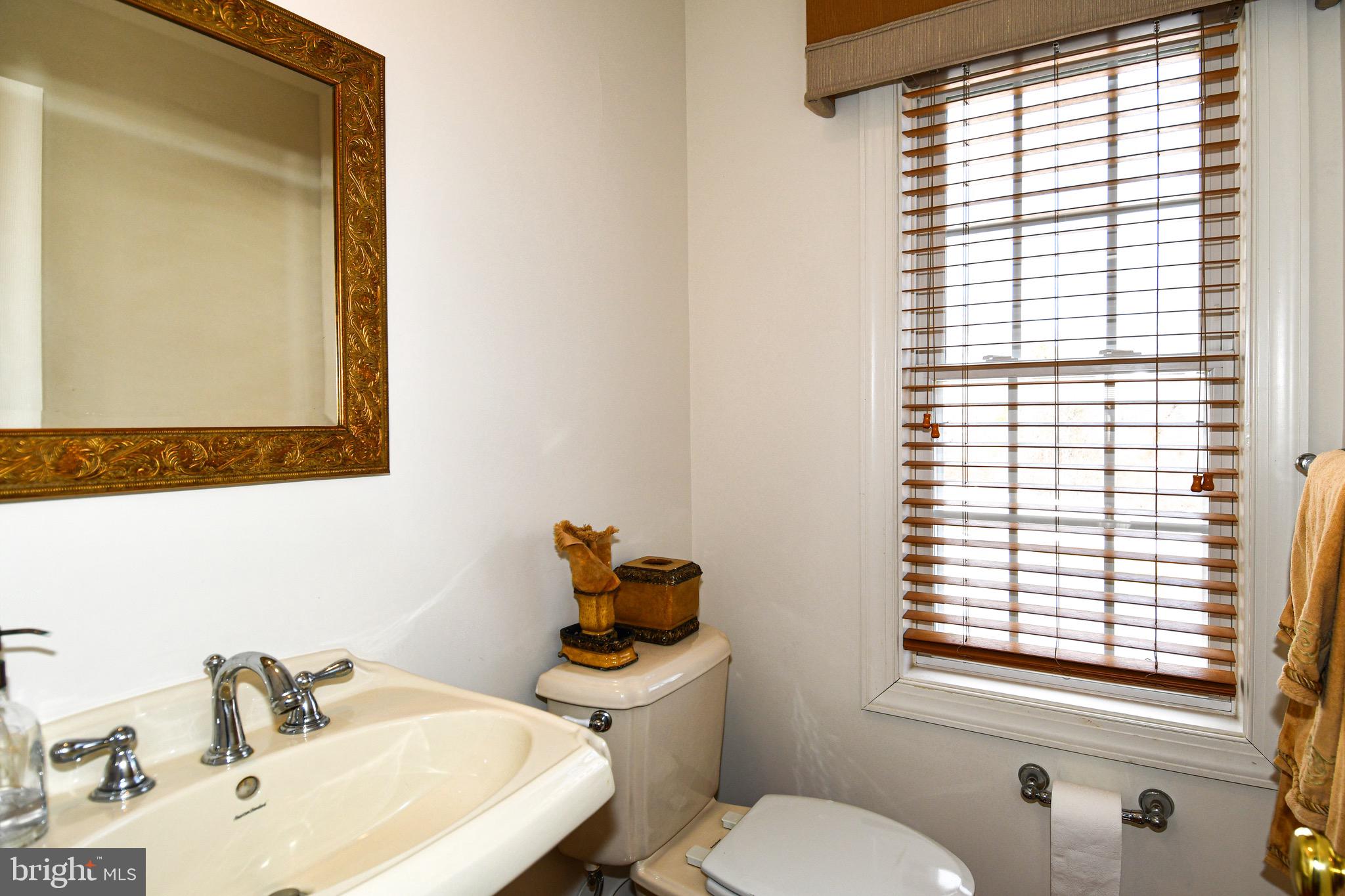 14528 Fairdale Road Silver Spring, MD 20905 - Photo 20 of 62 Half Bath