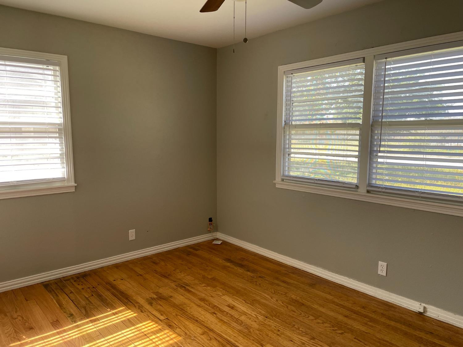 6501 Avenue T Lubbock, TX 79412 - Photo 13 of 20 a view of a room with a window
