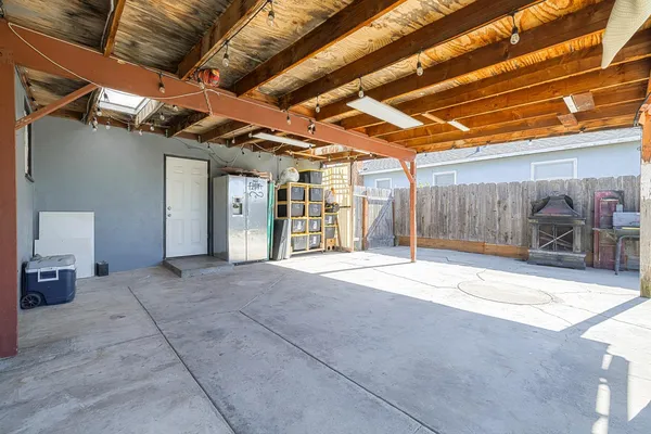 a view of a garage