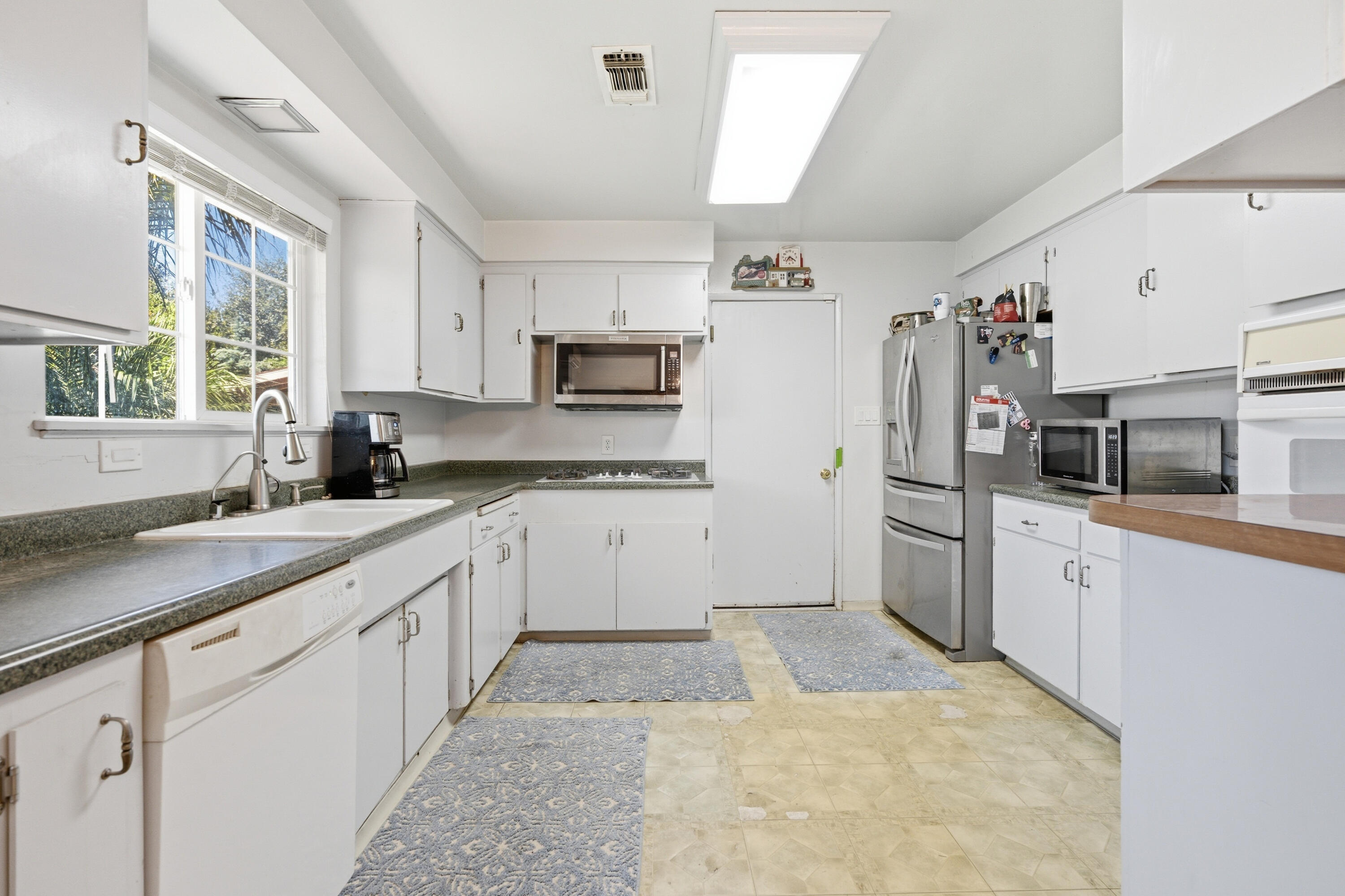 14673 Spring Branch Road Redding, CA 96003 - Photo 15 of 39 TUF07599