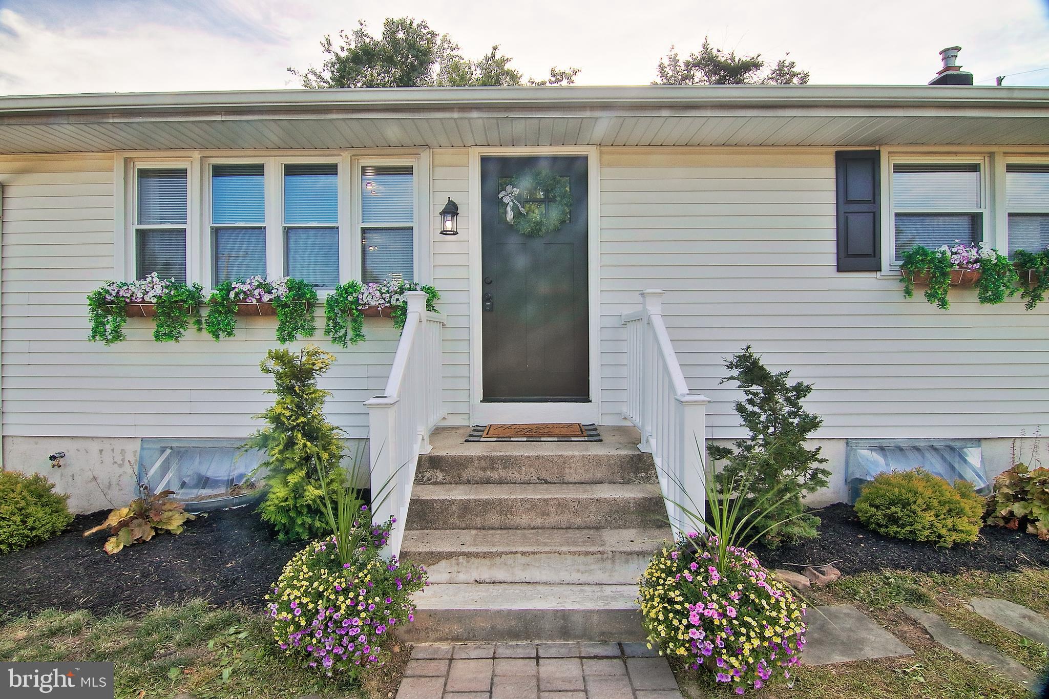 1291 Shelbourne Road Reading, PA 19606 - Photo 33 of 34 Front Entry