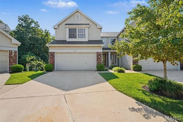 $318,000 | 3815 Southern Manor Drive, St. Louis, MO 63125
