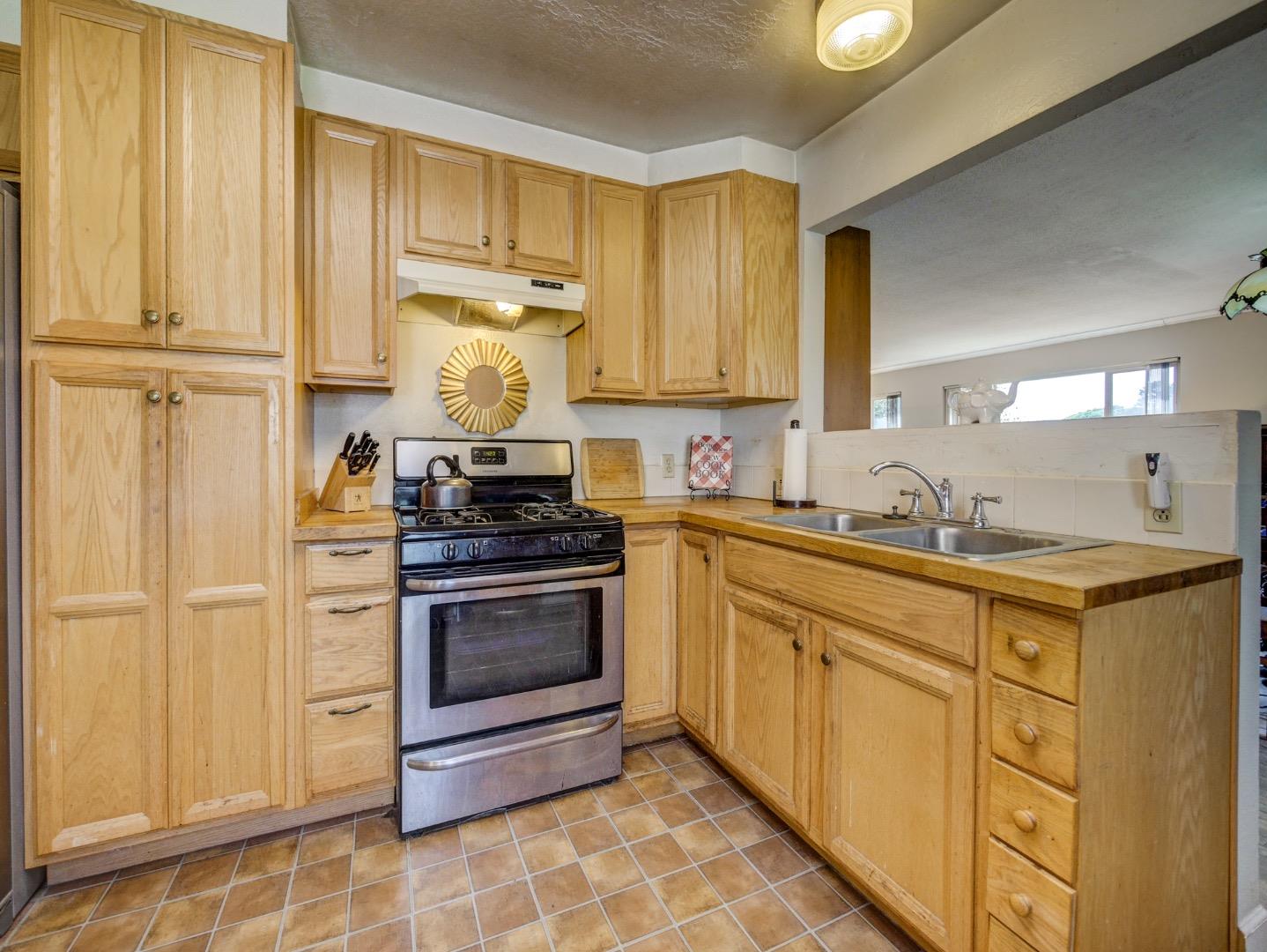 194 Hidden Valley Road Watsonville, CA 95076 - Photo 14 of 32 Gallery Image 14