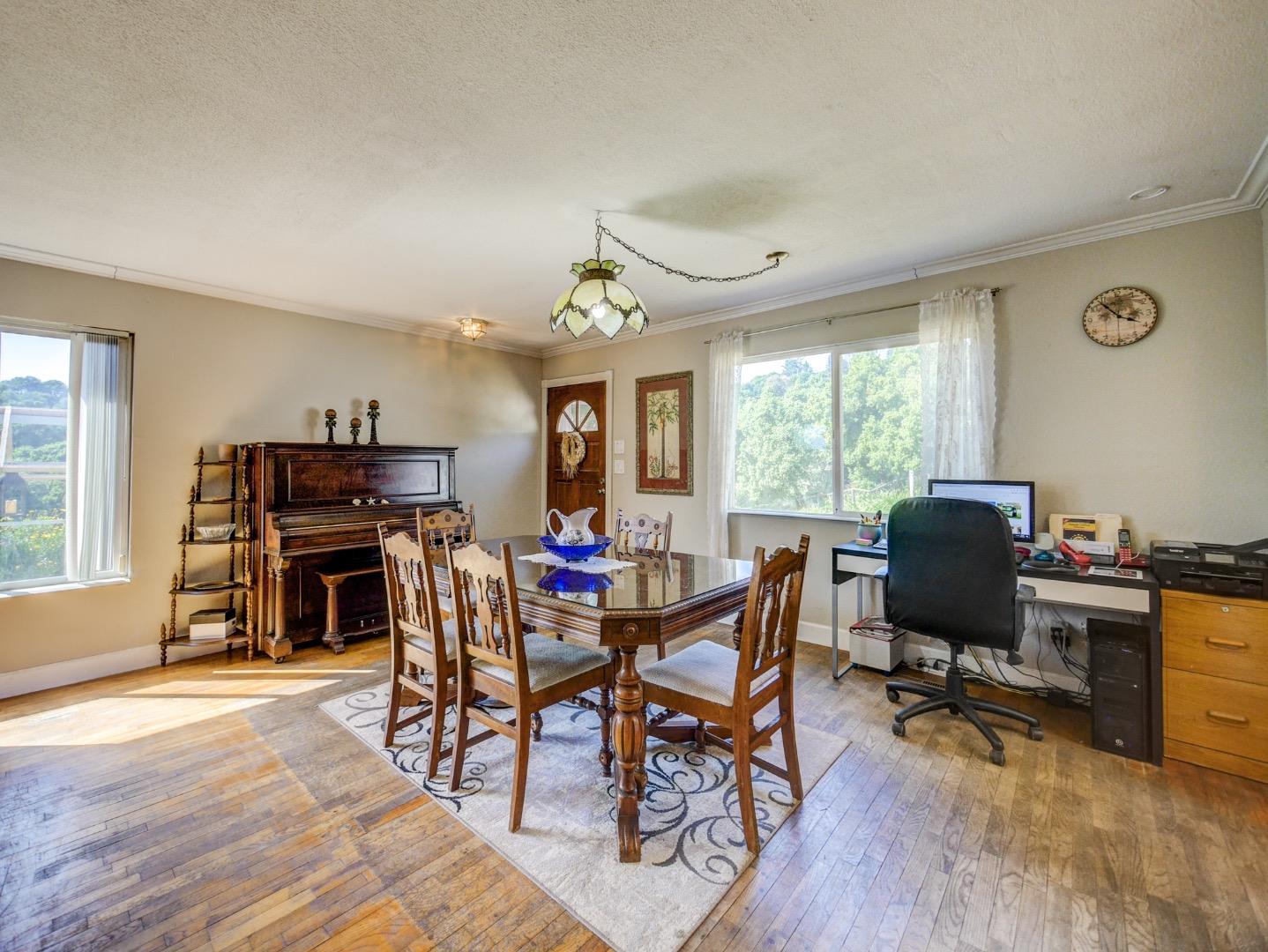 194 Hidden Valley Road Watsonville, CA 95076 - Photo 5 of 32 Gallery Image 5