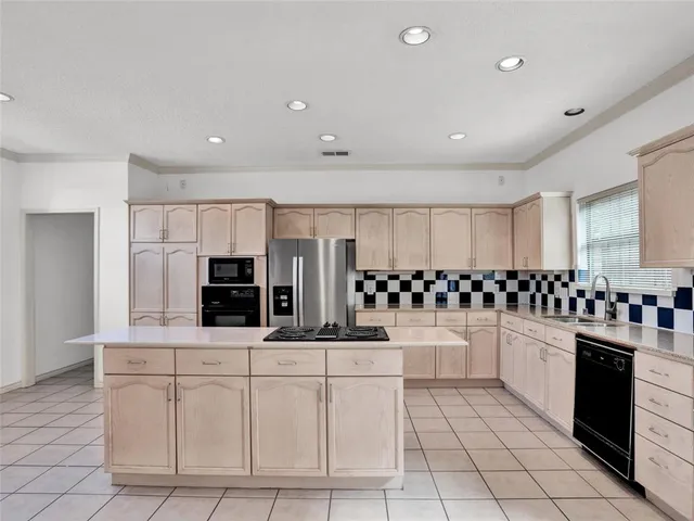 $475,000 | 17055 Vinland Drive, Addison, TX 75001