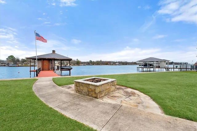 $980,000 | 110 Northwood Place, Enchanted Oaks, TX 75156
