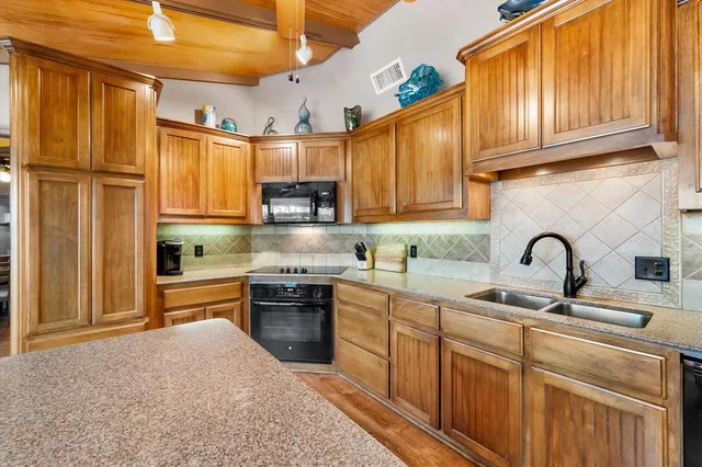 $980,000 | 110 Northwood Place, Enchanted Oaks, TX 75156