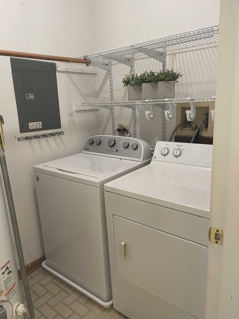 245 Memory Lane, Unit 3 Westmont, IL 60559 - Photo 22 of 28 a utility room with dryer and washer