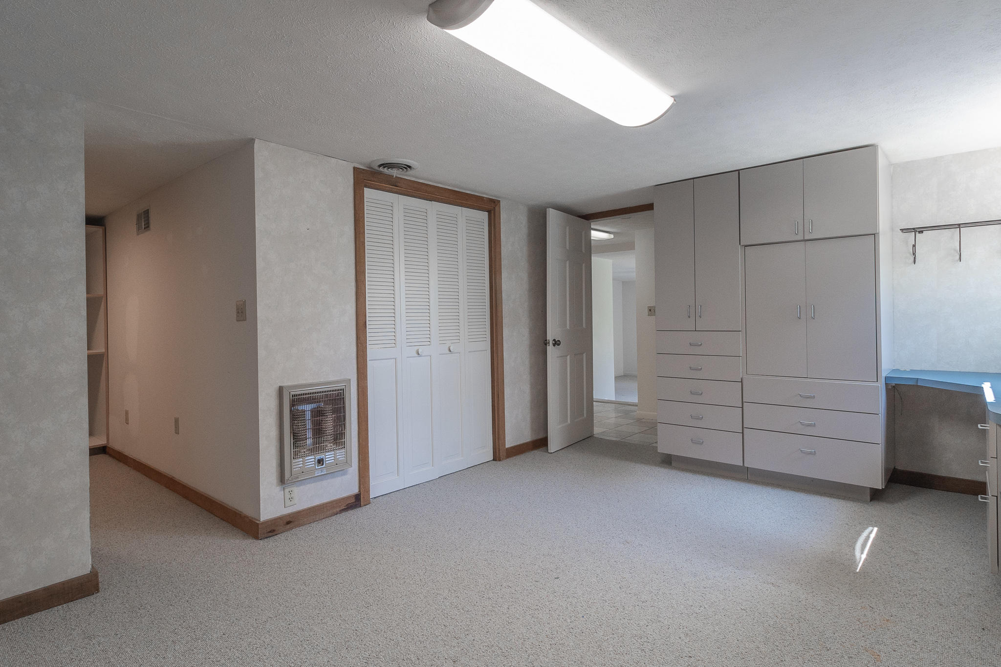 452 Island Road Kingsport, TN 37664 - Photo 42 of 49 Basement Bedroom